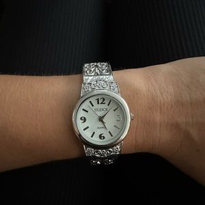 STUDIO I Clamp Style Silver Tone Clamp Style Watch